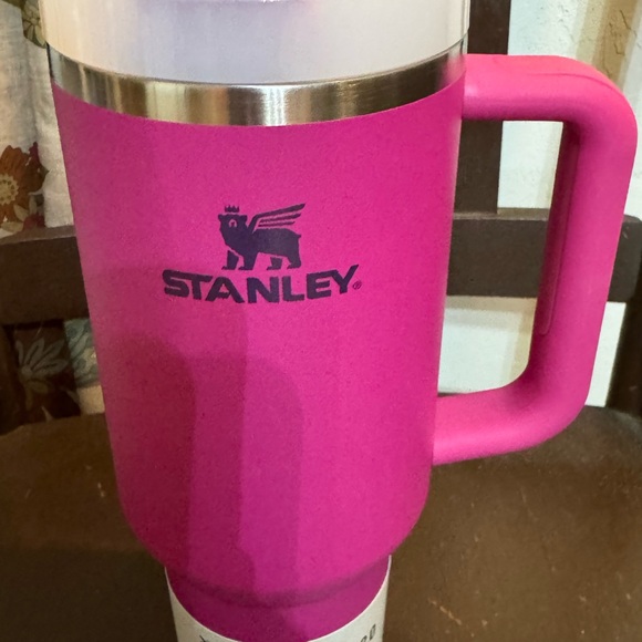 Stanley Fuchsia Quencher H2.0 Tumbler - Picture 2 of 6